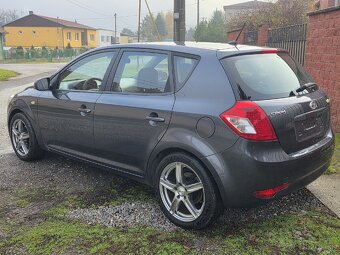 Kia Ceed 1.4 CVVT / Facelift 2011 / 172 tisíc KM / Nová STK - 4