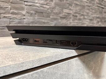 Playstation 4 pro 1TB - 4