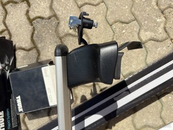 Thule WingBar Evo 7114 + Rapid System Kit 754 + Kit 1274 - 4