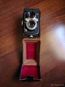 Yashica D - 4