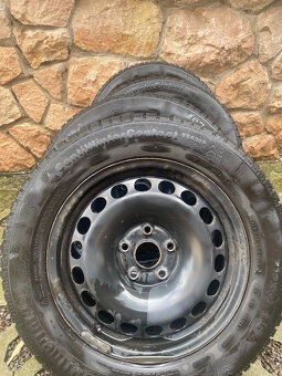 Predám 215/60 R16 4x zimnú sadu plech. diskov - 4