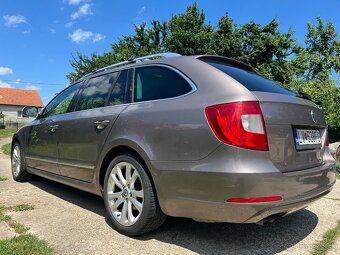 Škoda Superb Combi 1.6 TDI, full výbava, koža, 2 sady kolies - 4