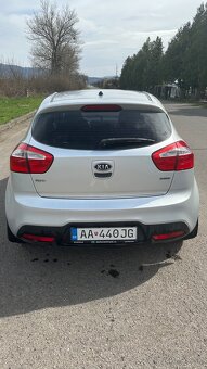 Kia rio - 4