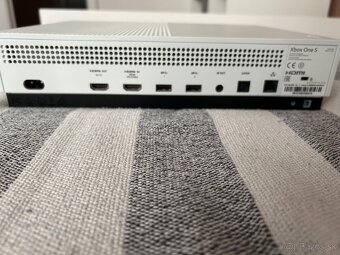 Xbox one S 1 TB - 4