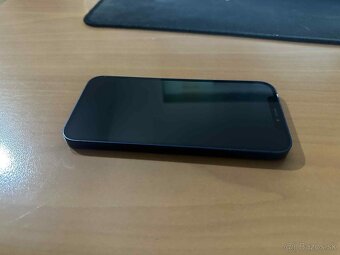 iPhone 12 64GB Modrý - 4