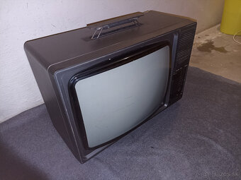 Starý retro televizor Tesla Color 332 (4332A) s ovladačom - 4