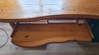 Predám stôl a presklenú vitrínu - 4