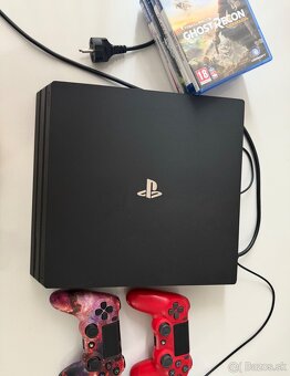 PlayStation 4 Pro + 2 ovládače + 5 hier (Skvelý stav) - 4