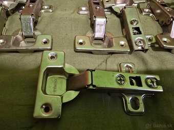 Predam pánty a uchytky - 4