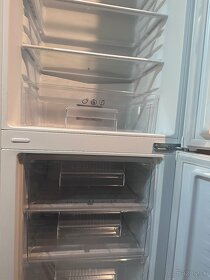 Predám chladničku s mrazničkou - 4