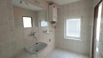 Od júna: 3-izbový nebytový priestor (80m2) na Športovej - 4