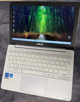 11.6" ASUS VivoBook E12 E203MA-FD018TS - 4
