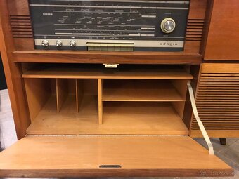 Retro gramoradio Tesla Adagio - 4