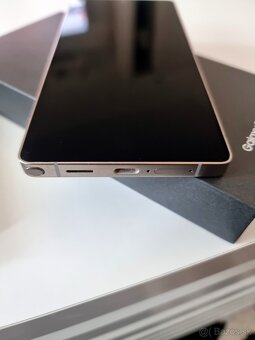 Samsung Galaxy S 25 Ultra - 4