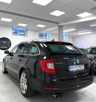 Skoda Superb Combi 2.0TDI 4x4 Xenon/R18 - 4