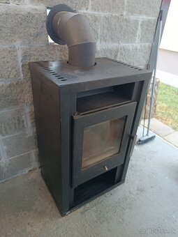 Predám krbové kachle, výhrevnosť 5kW - 4