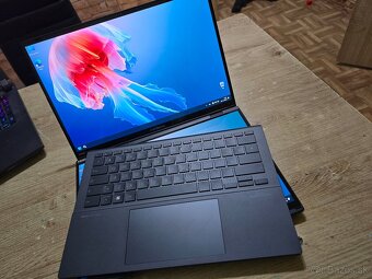 2 Displejovy OLED Asus Zenbook duo s intel core ultra 9 proc - 4