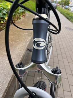 Horsky bicykel KELLYS quartz 26” - 4