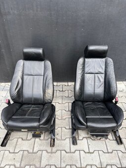 Predám sedačky BMW E39 – čierna koža, dobrý stav - 4