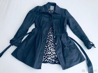 Trendy Tmavošedý Kabátik Brilliantime s Leopardiou Podšívkou - 4