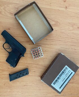 - - - Pištoľ ČZ vzor 92 - kaliber 6.35 Browning - - - - 4