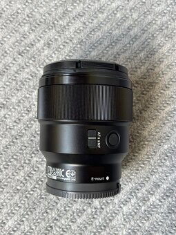 Sony FE 85mm 1.8 - 4