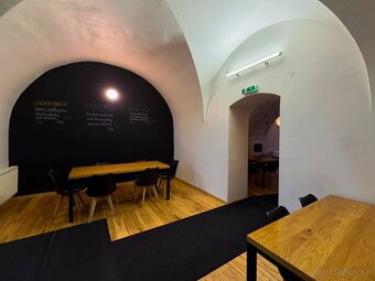 NEO | Zabehnutý gastro podnik v historickom centre Trnavy - 4