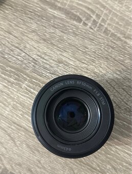 Canon RF 50mm f1.8 - 4