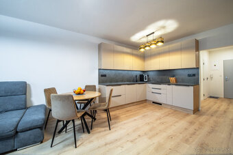 Na predaj 3-izbový byt v Trenčíne - 4