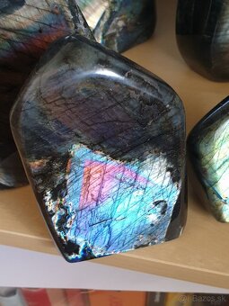 Labradorit - přes 0,5 Kg (multispektrální) - 4