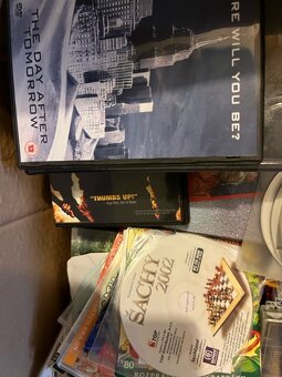 Predám rôzne knihy a cd,kazety. - 4
