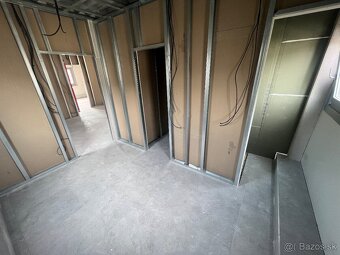 Výrobná hala so zázemím 288/144m² sklad - kancelárie - 4