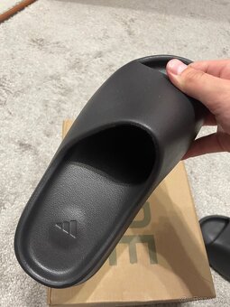 Adidas Yeezi Slide - 4