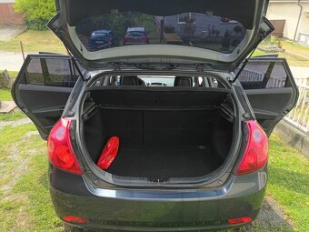 Predám Kia ceed 1.6.benzin 86kw rok 2008 - 4