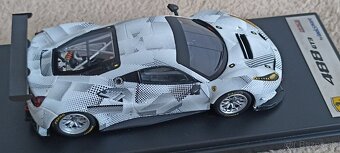 Predám model Ferrari 488 GT3 Camo 1:43 Looksmart/Spark - 4