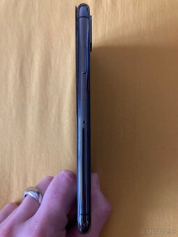 iPhone XS - 4