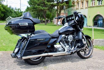 Harley Davidson Street Glide Custom - 4