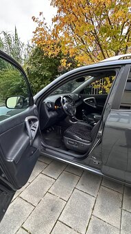 Predám toyota RAV4 4x4 - 4
