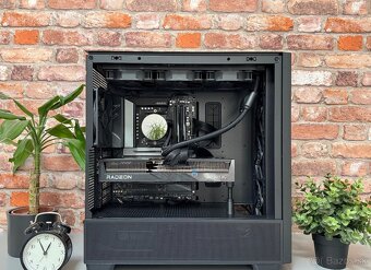 Ryzen 7 9800X3D\32GB\RX 9700XT\SSD\850W Zdroj - 4
