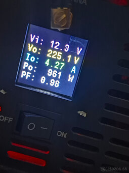 fotovoltaicky menic napatia 12V  - 220V - 4
