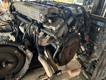 BMW E31 850i motor + prevodovka - 4