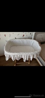 Mojžišov prútený kôš pre bábätko na kolieskach - 4