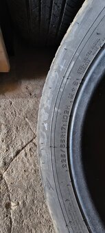 Originál Toyota RAV4 215/65R17 leto - 4