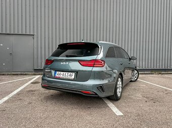 Kia Ceed SW 1.5 T-GDi Silver A/T - 4