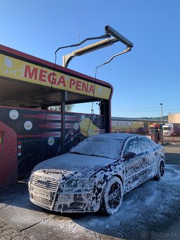 Audi A8 - 4