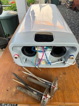 Ariston Velis EVO 100 - 4