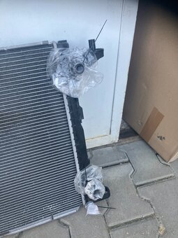 chladič voda vody vodní AUDI Q7 4M0 3,0 TDi 8W0121251N 8W012 - 4