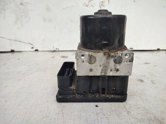 Opel - ABS jednotku / čerpadlo ABS - 4
