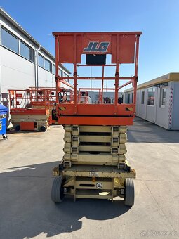 Nožnicová pracovná plošina batériová Genie JLG 10RS - 4