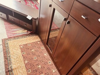 Vitrina sklenena. Komoda 150x35x140 - 4